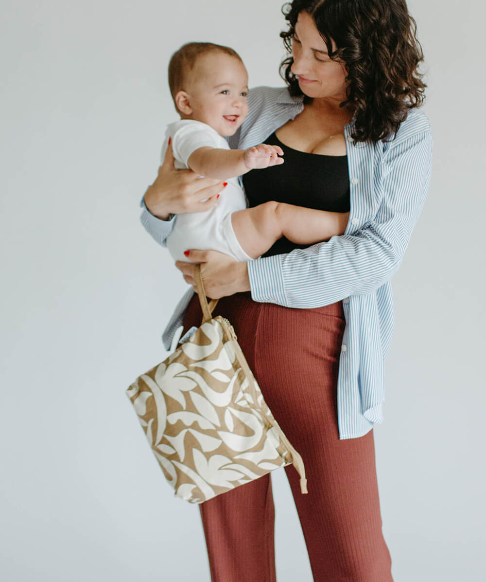 Diaper Bag Checklist: What to Pack in a Diaper Bag